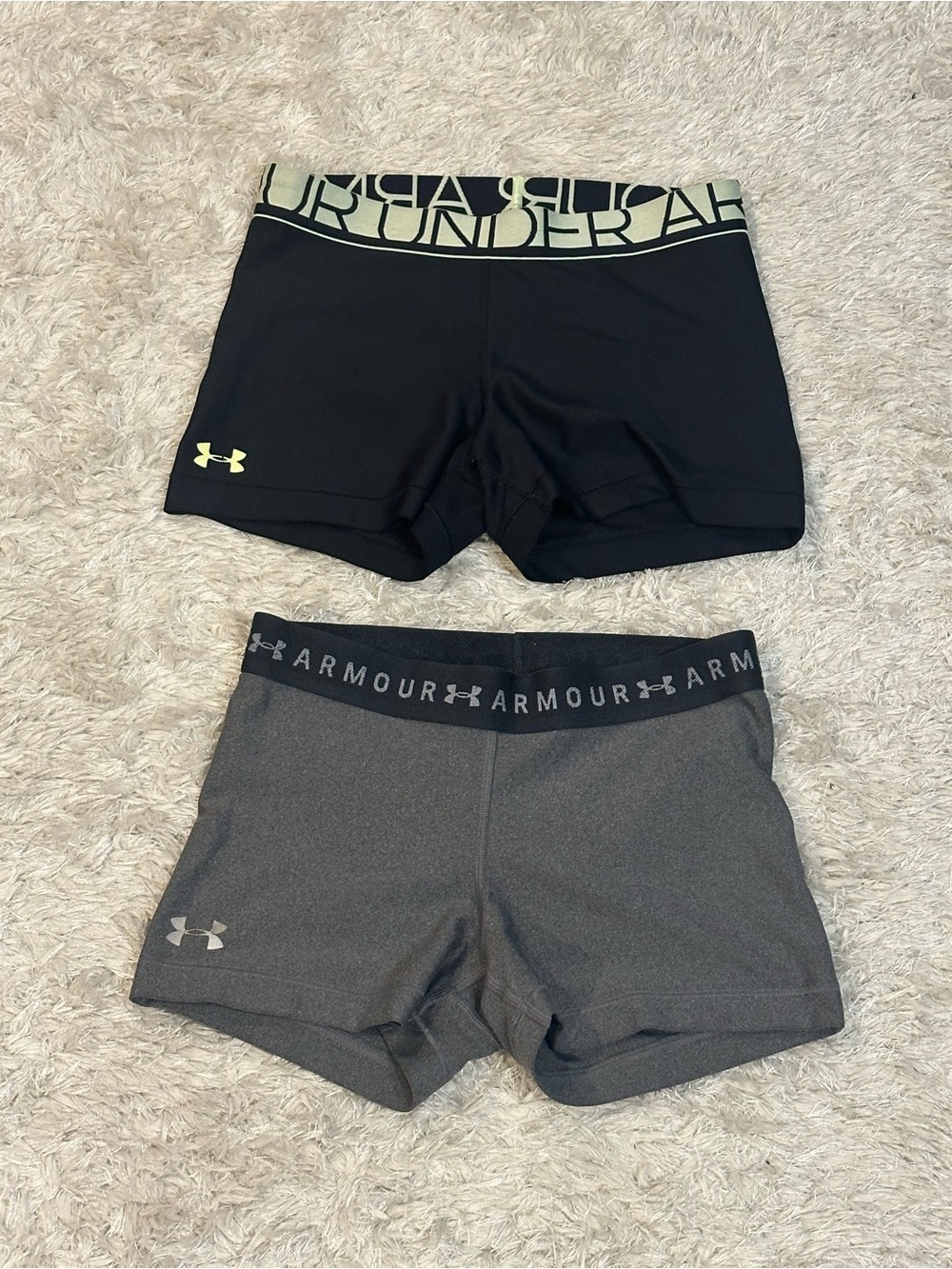 Under Armour Heatgear Women’s Compression Shorts Set of 2 - Small